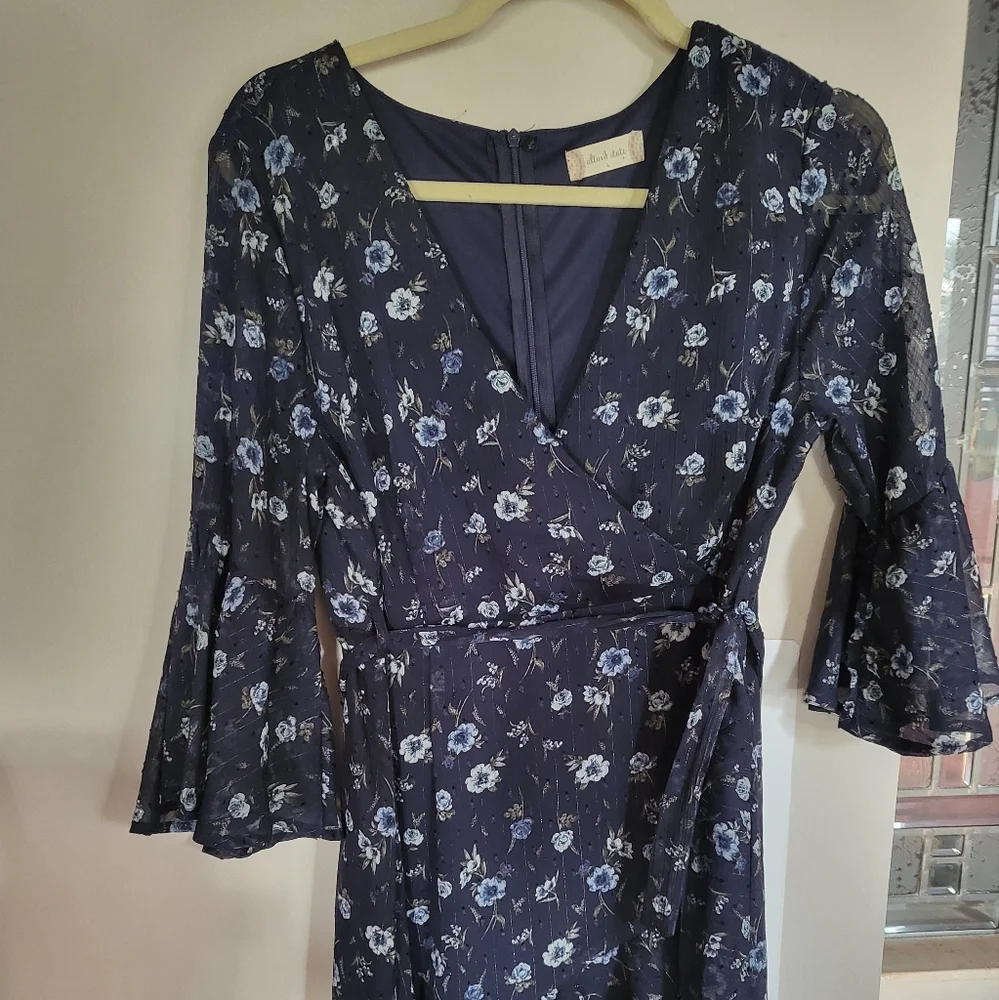 Floral navy blue dress. - Picture 1 of 2